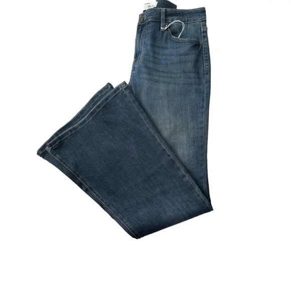 Kancan Ladies Mid Rise Flare Dark Wash Denim Jeans in Size 11/29 - Picture 4 of 8